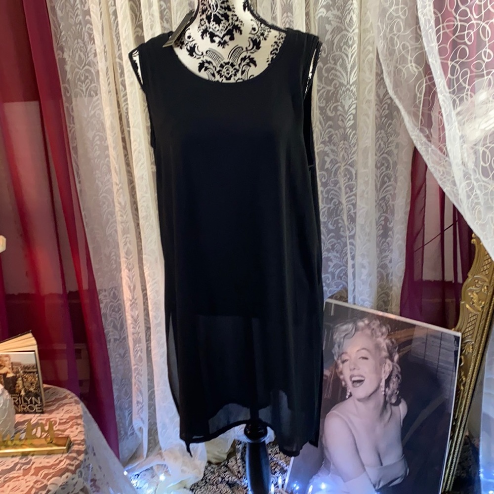 Black tunic top